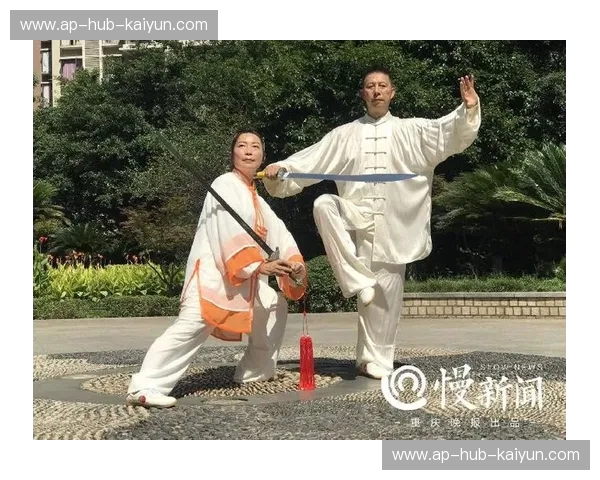 东方智慧与西方力量的世纪碰撞：太极宗师能否破解现代格斗的铁幕？